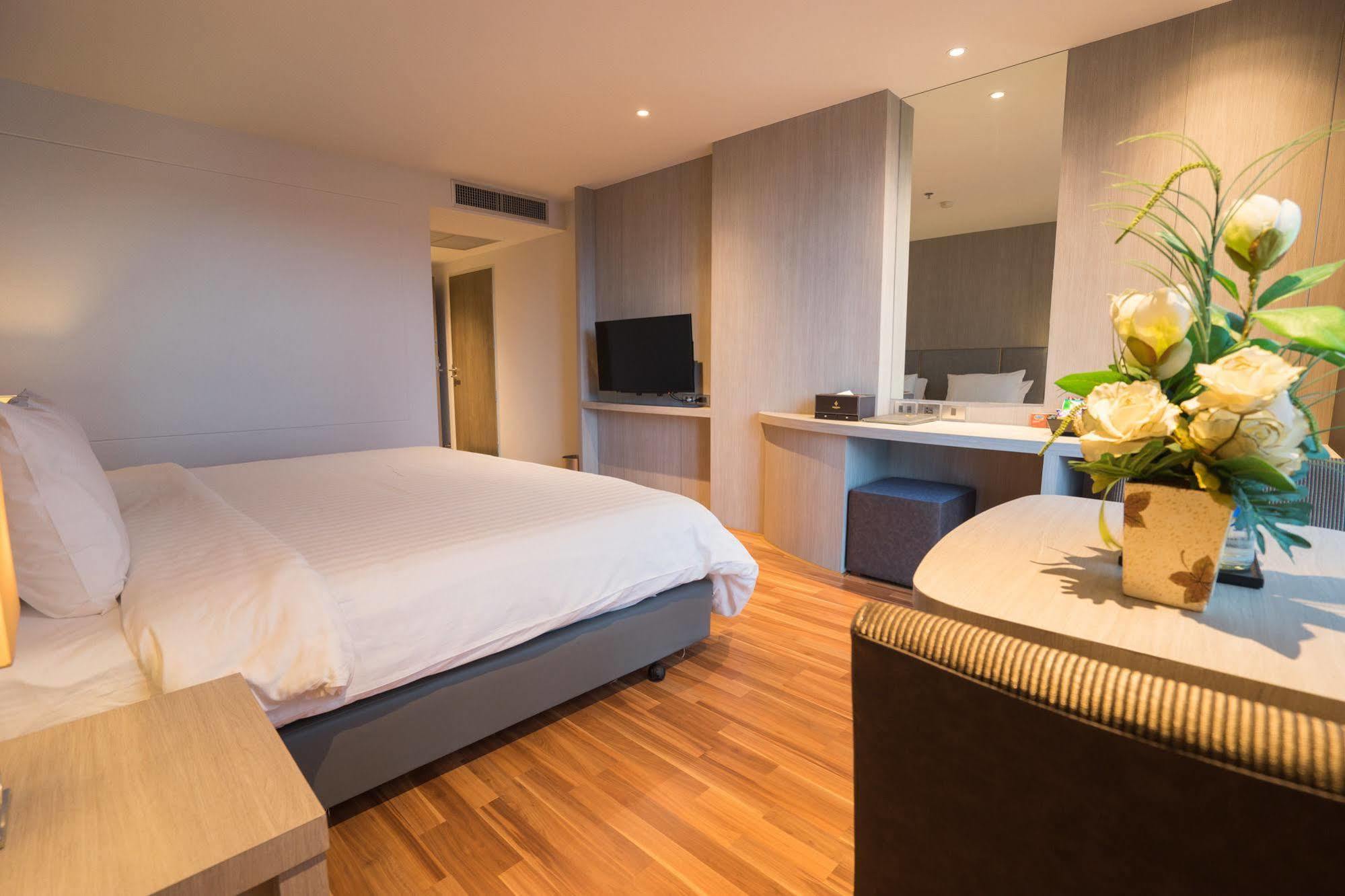 New Season Square Hotel Hat Yai Eksteriør bilde